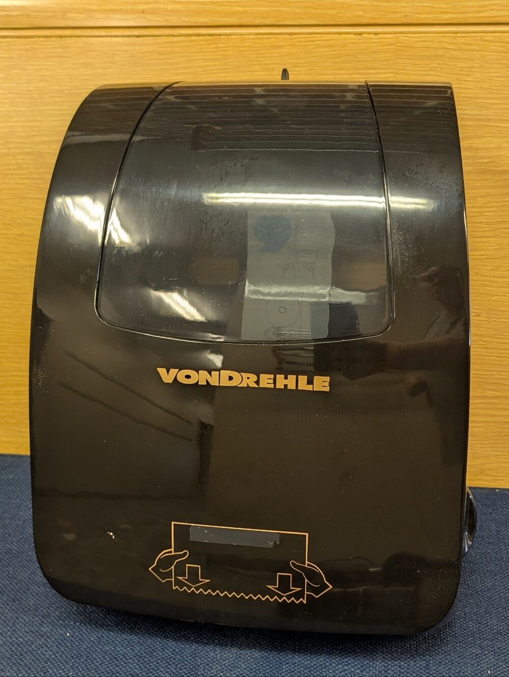 VonDrehle 8864 8" Black Mechanical Pulldown Paper towel Dispenser
